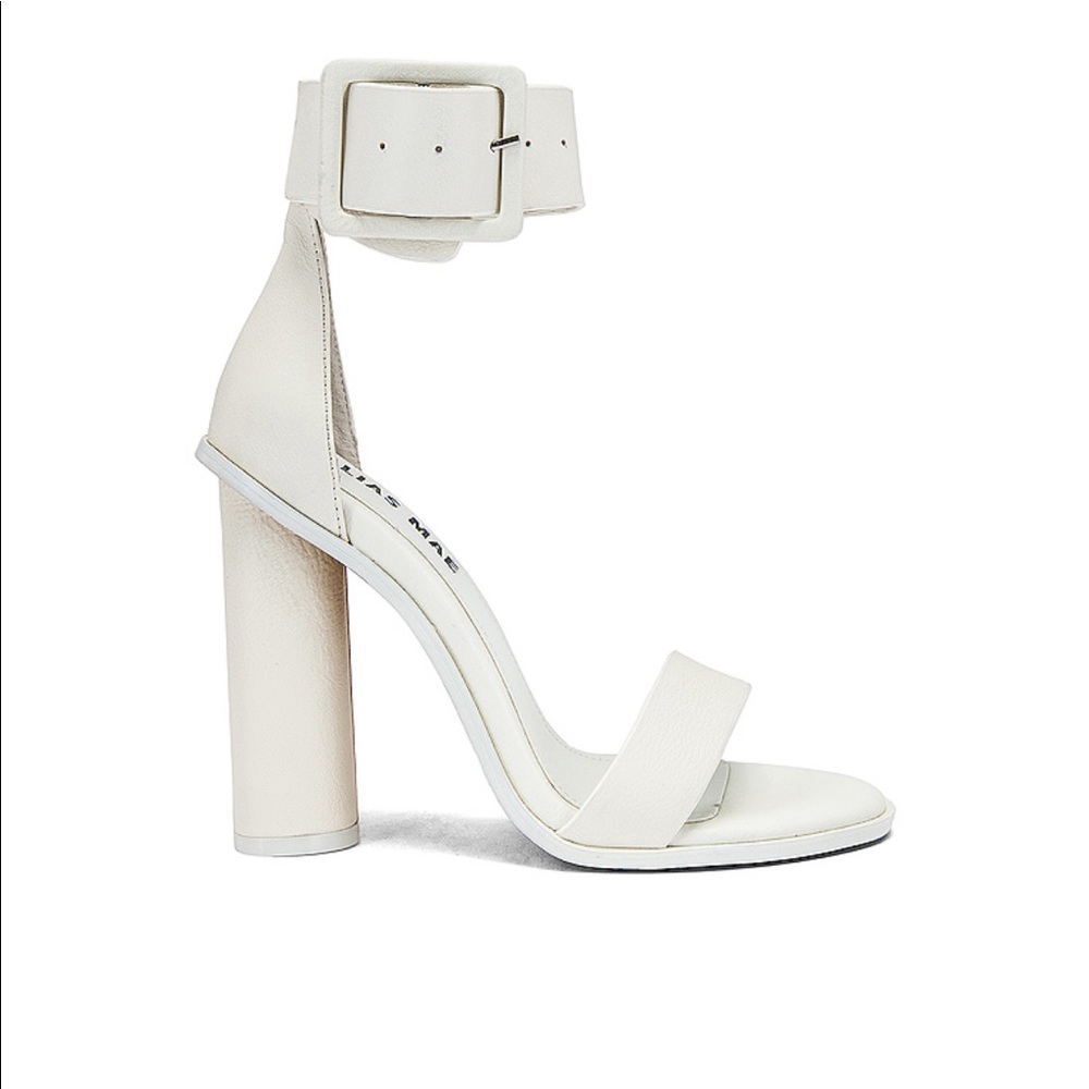 NWOT Alias Mae Ami Heel in White